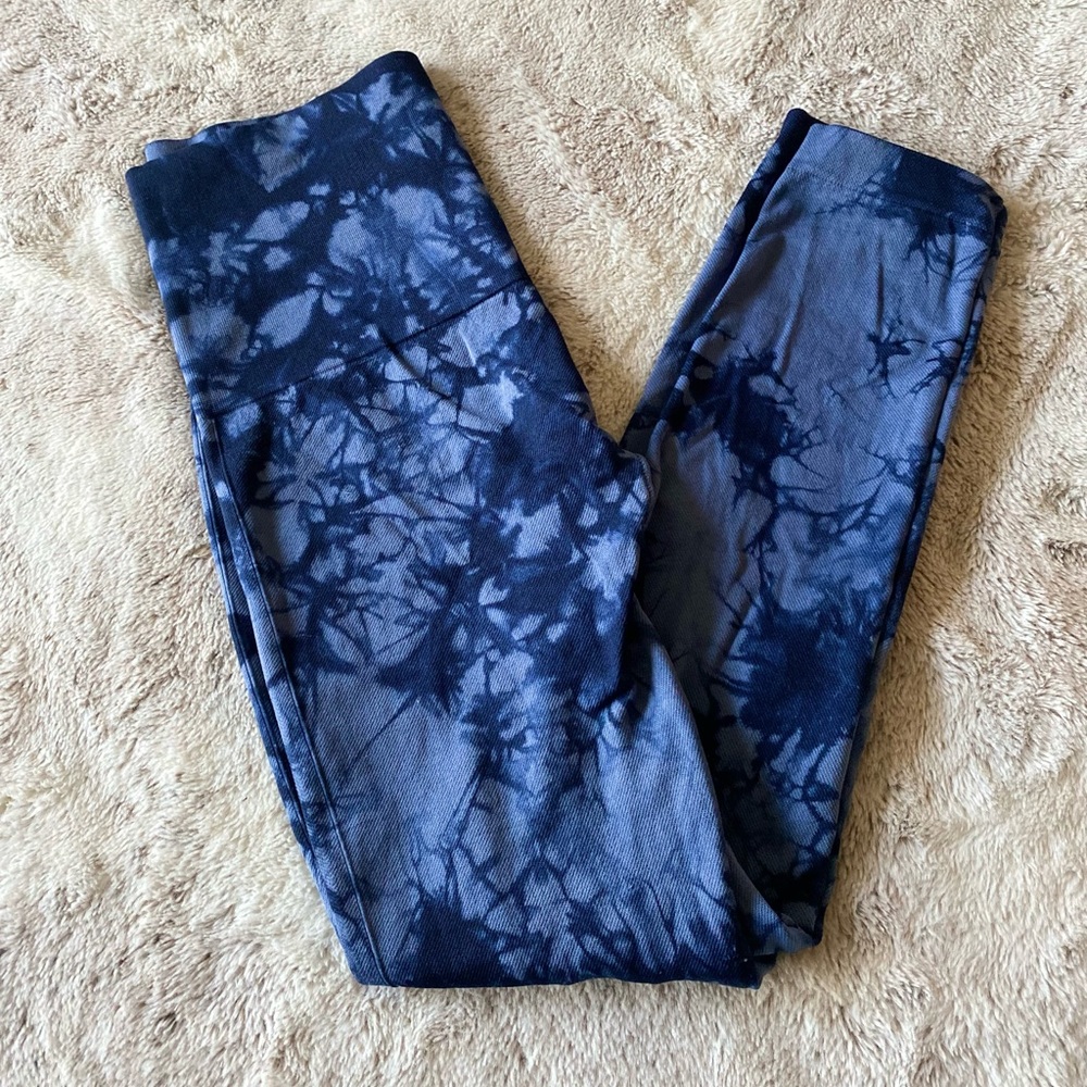 blue leggings